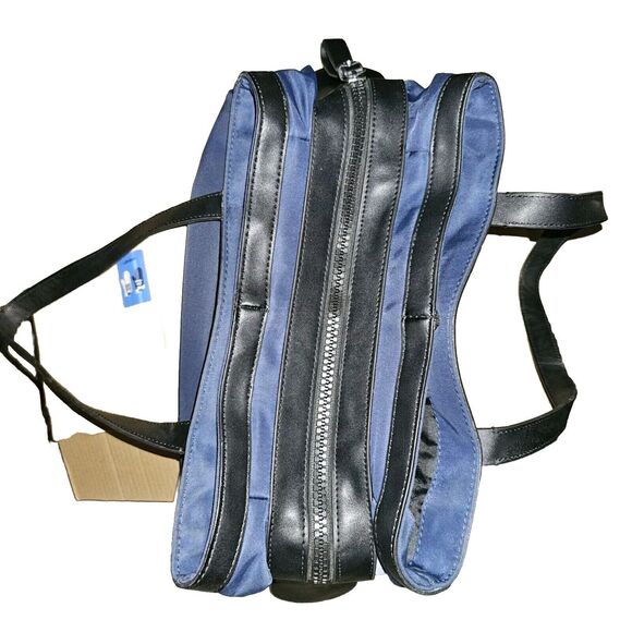 Calvin Klein
Navy Blue Purse Lane Nylon Triple Compartment Tote Handbag - Picture 6 of 16